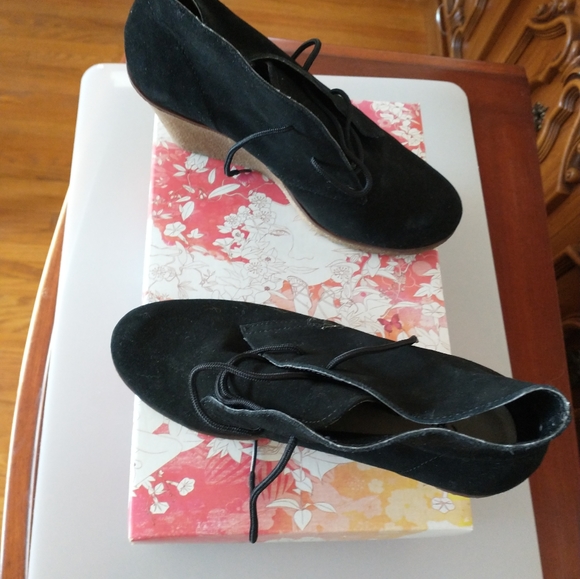 Ladies booties - Picture 4 of 6